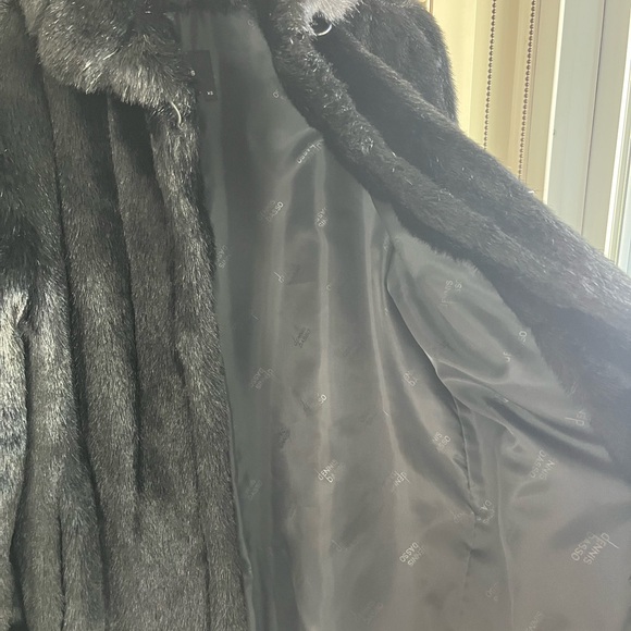 Dennis Basso Luxurious Black Faux Fur Coat - Picture 5 of 5